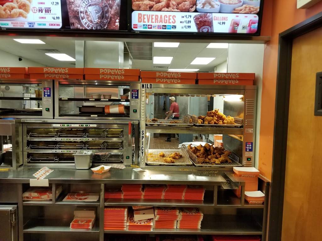 Popeyes Louisiana Kitchen | restaurant | 2225 SW Military Dr, San Antonio, TX 78224, USA | 2109233599 OR +1 210-923-3599