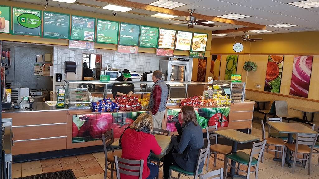 Subway | restaurant | 2401 WI-25, Menomonie, WI 54751, USA | 7152351800 OR +1 715-235-1800