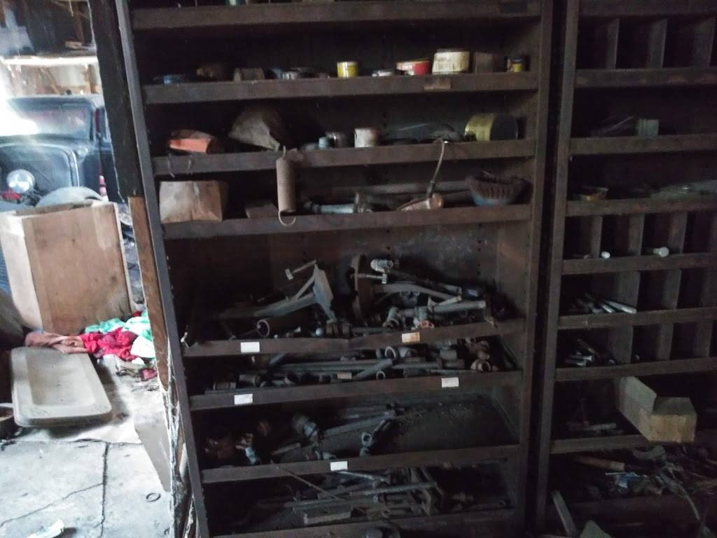 Pepes Bar and Grill | restaurant | 102 N Main St, Tennille, GA 31089, USA | 4784128149 OR +1 478-412-8149