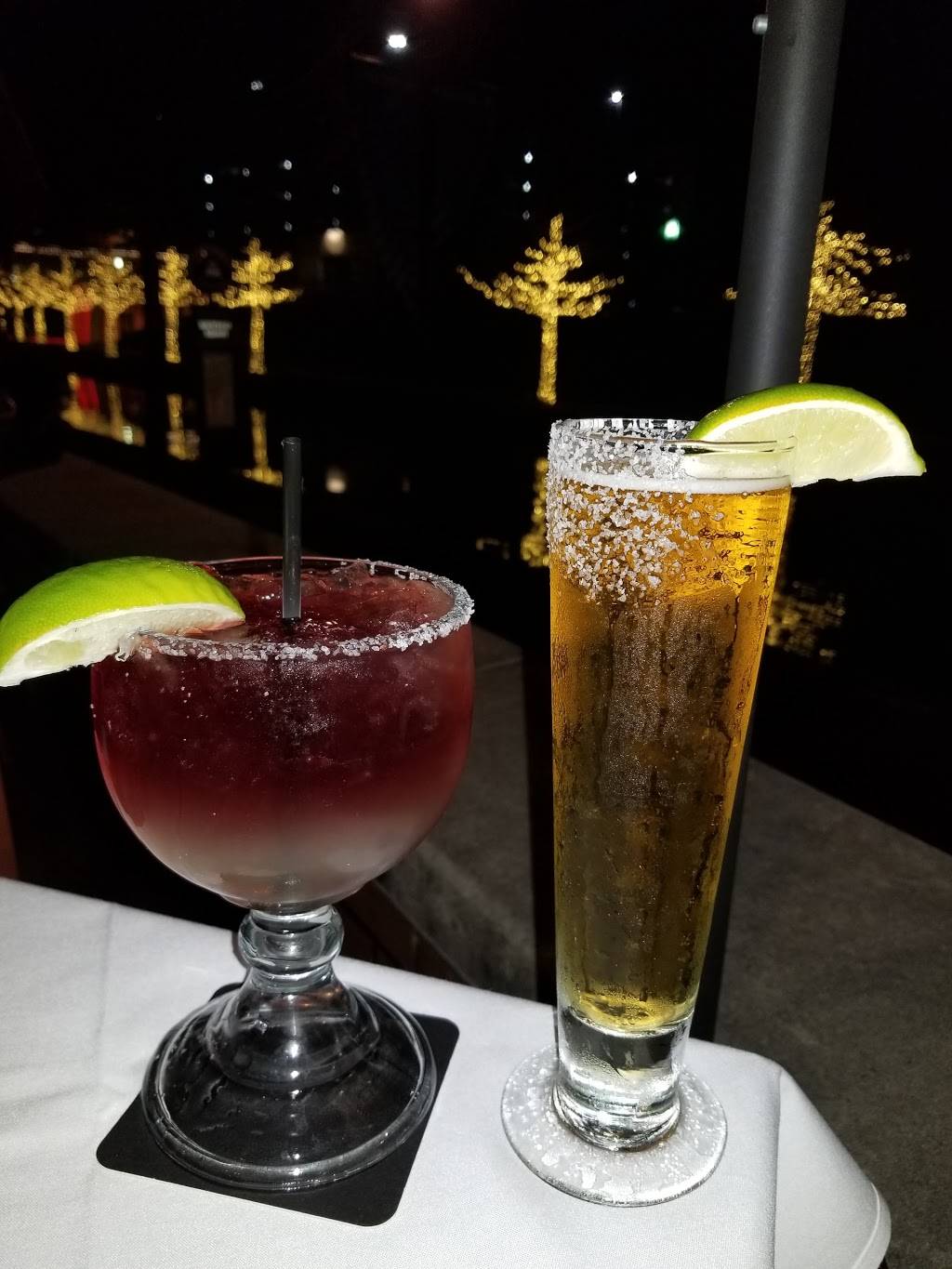 Cyclone Anayas Mexican Kitchen | restaurant | 20 Waterway Ave #120, The Woodlands, TX 77380, USA | 2814195771 OR +1 281-419-5771