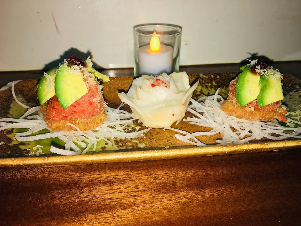 Shoga Sushi & Oyster Bar | restaurant | 300 E 88th St, New York, NY 10128, USA | 2122894635 OR +1 212-289-4635