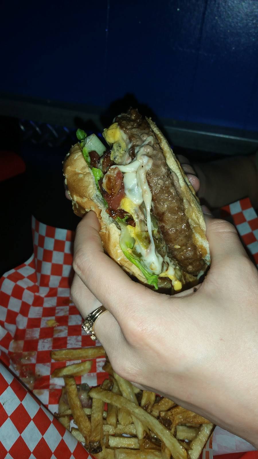 The Shot Spot Bar & Grill | restaurant | 1602 TX-121 BUS, Lewisville, TX 75067, USA | 9725375888 OR +1 972-537-5888