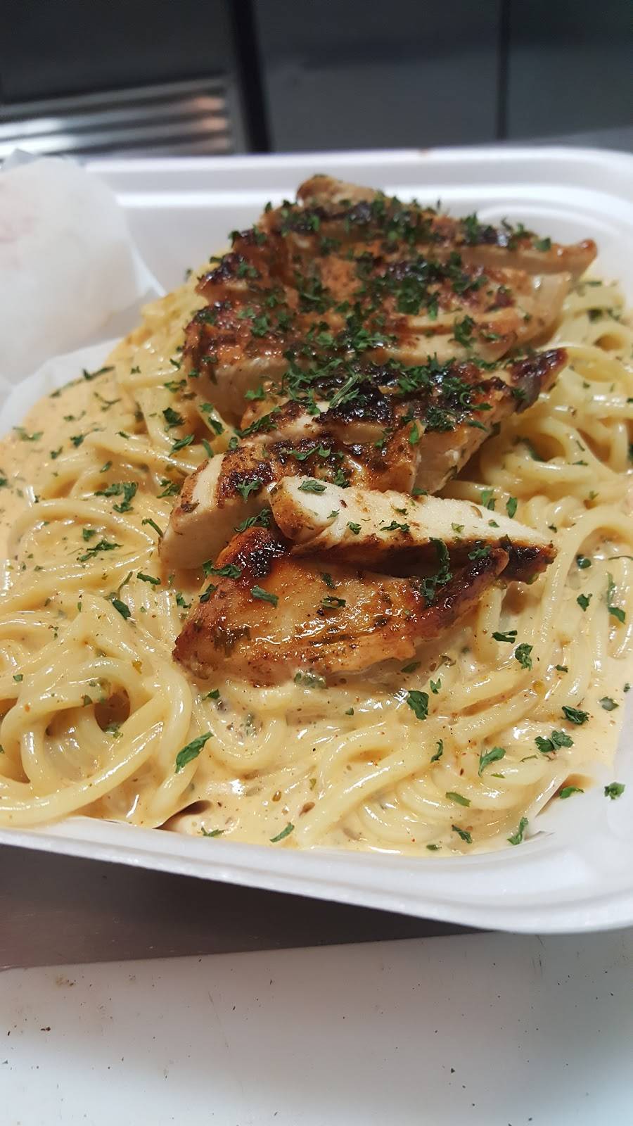 Epic Restaurant & Lounge | restaurant | 17322 Harvard Ave, Cleveland, OH 44128, USA | 2162830441 OR +1 216-283-0441