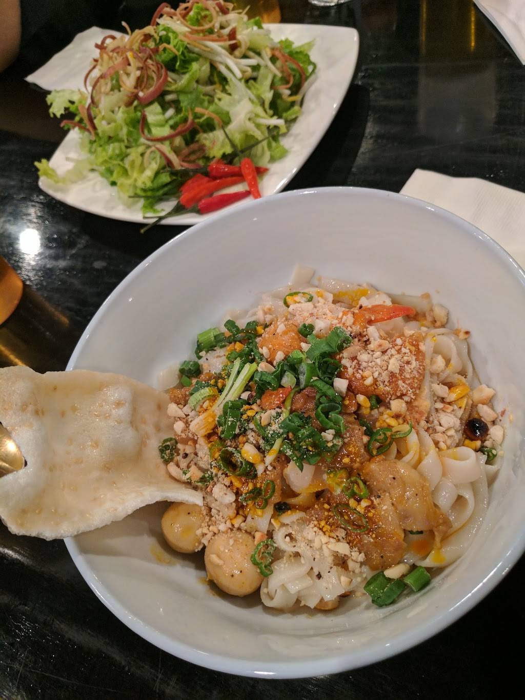 Pho Lan Phuong | restaurant | 2705 W Lawrence Ave, Chicago, IL 60625, USA | 7739618827 OR +1 773-961-8827