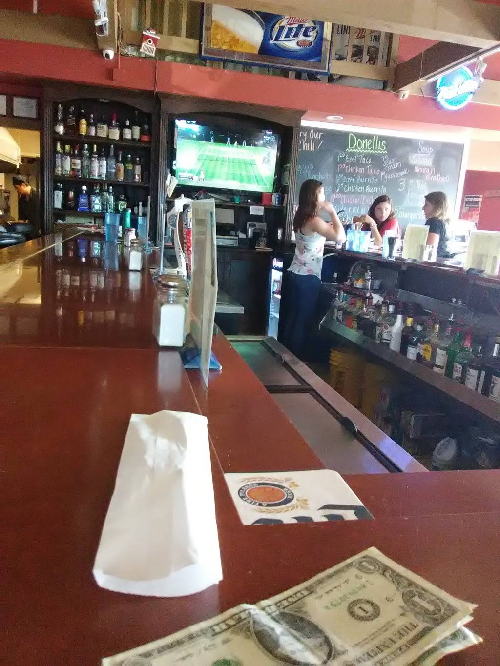 Donellis Pub & Eatery | restaurant | 515 Rockland Rd, Lake Bluff, IL 60044, USA | 8472340225 OR +1 847-234-0225