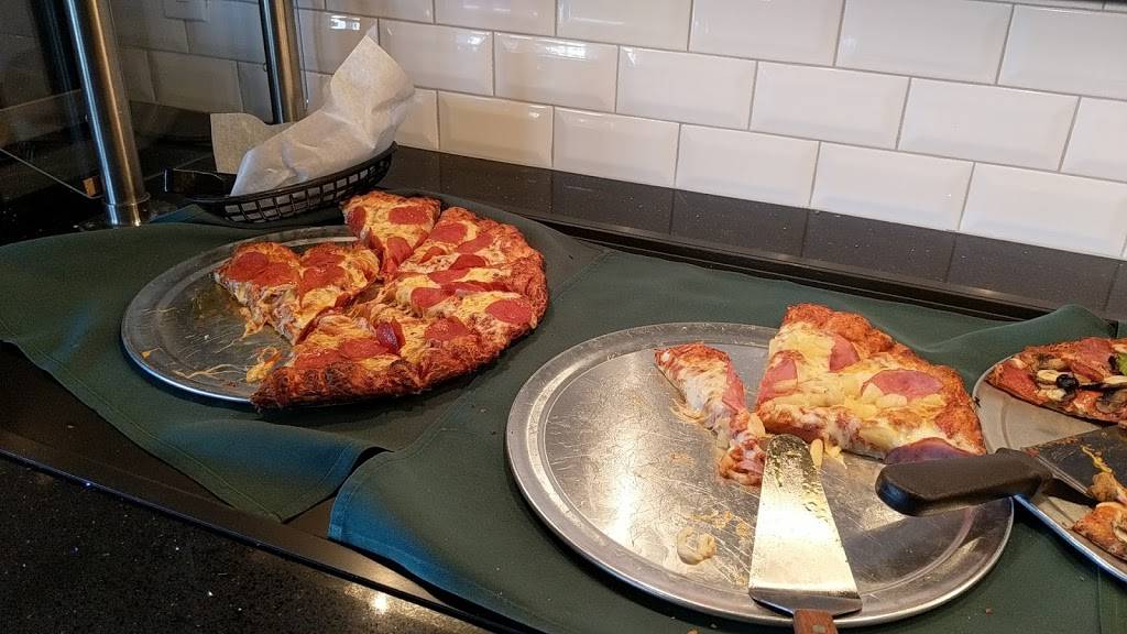 Round Table Pizza | meal delivery | 1930 Howard Rd #101, Madera, CA 93637, USA | 5596737043 OR +1 559-673-7043