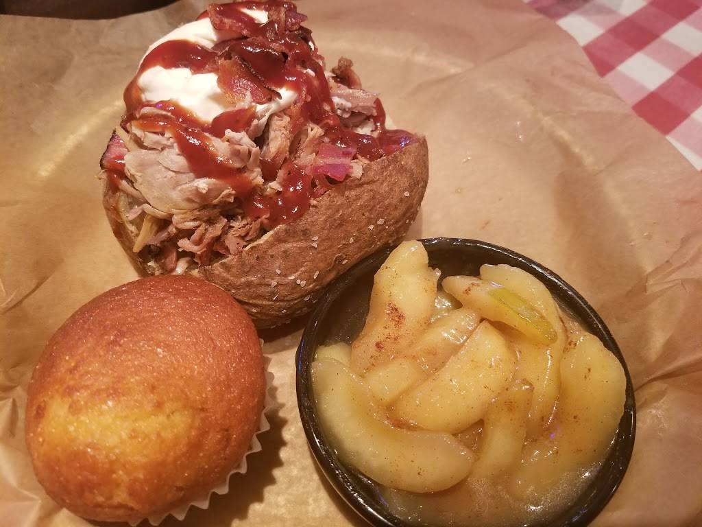 Famous Daves Bar-B-Que | restaurant | 7411 North Grand Prairie Drive, Peoria, IL 61615, USA | 3096917427 OR +1 309-691-7427