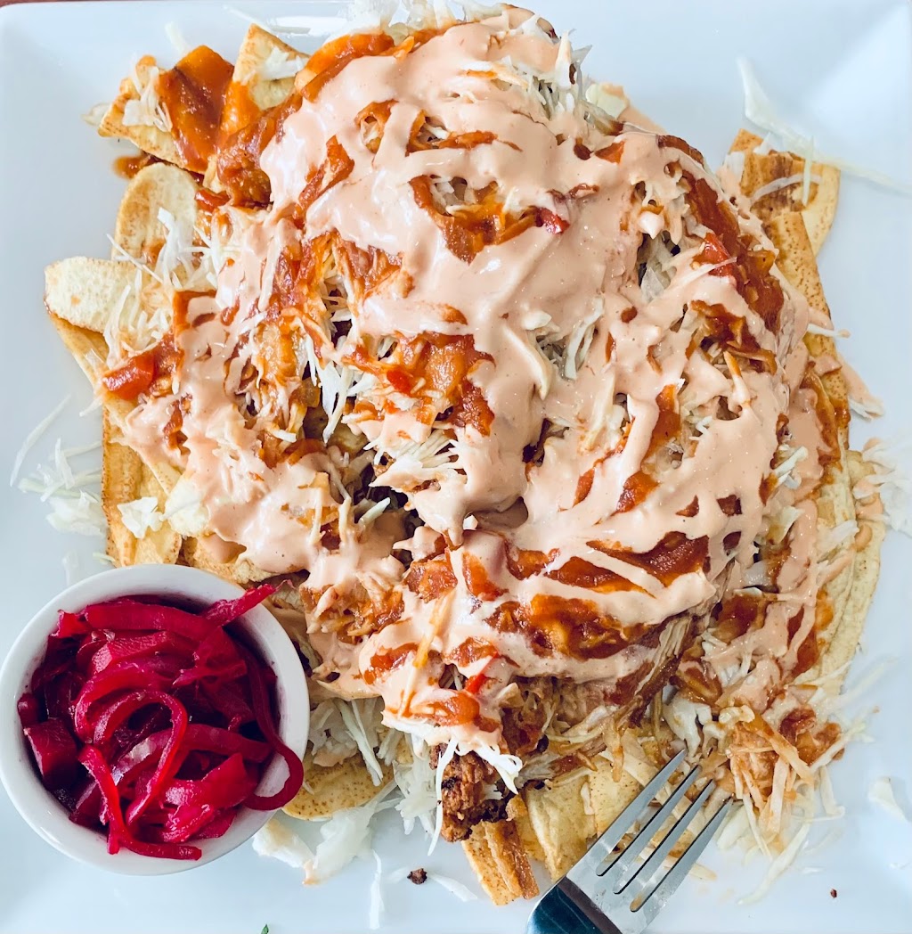 Sin Frontera Sports Bar & Restaurant | restaurant | 94 Union Ave, New Rochelle, NY 10801, USA | 9143552739 OR +1 914-355-2739