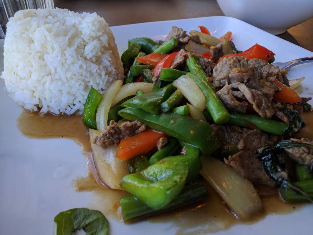 Thai Avenue Kitchen and Bar | restaurant | 552 Farmington Ave, Bristol, CT 06010, USA | 8608458240 OR +1 860-845-8240