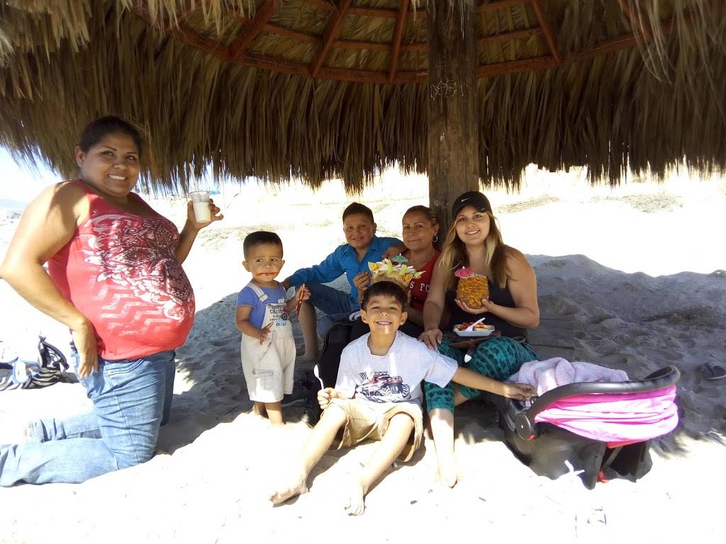 Cocos Locos MH | restaurant | Acapulco, 22890 Ensenada, B.C., Mexico | 016465932524 OR +52 646 593 2524