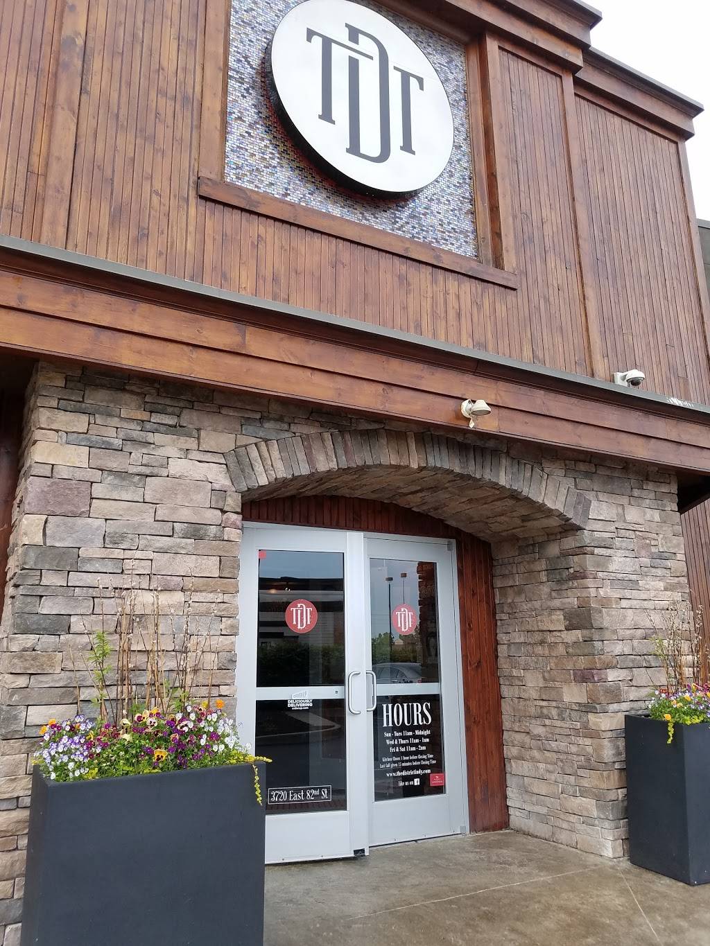 The District Tap | restaurant | 3720 E 82nd St, Indianapolis, IN 46240, USA | 3172888251 OR +1 317-288-8251