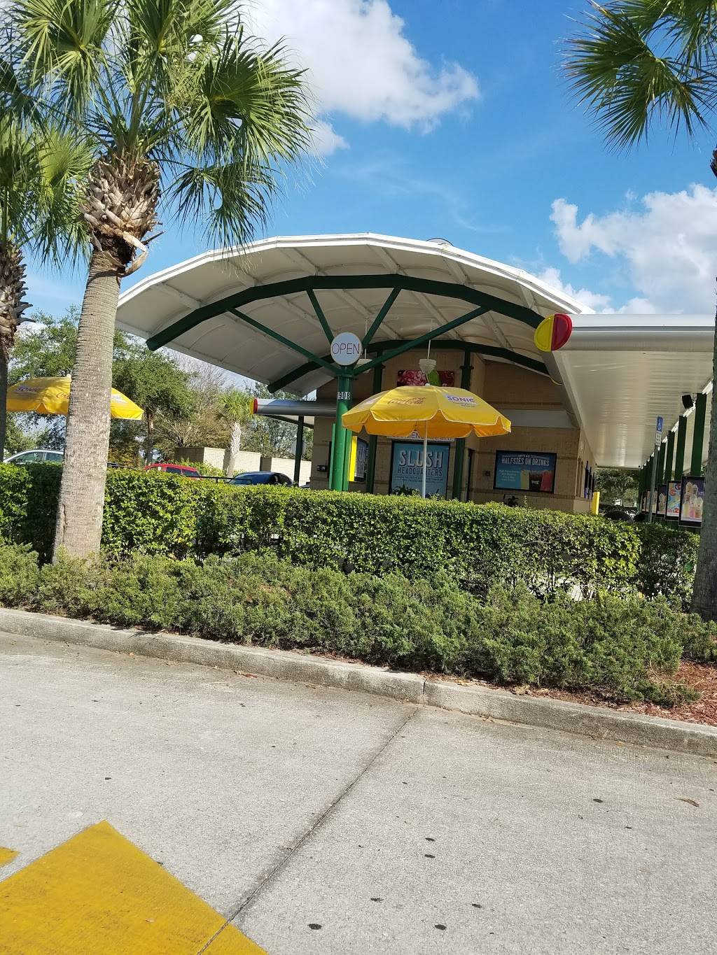 Sonic Drive-In | restaurant | 1908 Bruce B Downs Blvd, Wesley Chapel, FL 33543, USA | 8139945394 OR +1 813-994-5394
