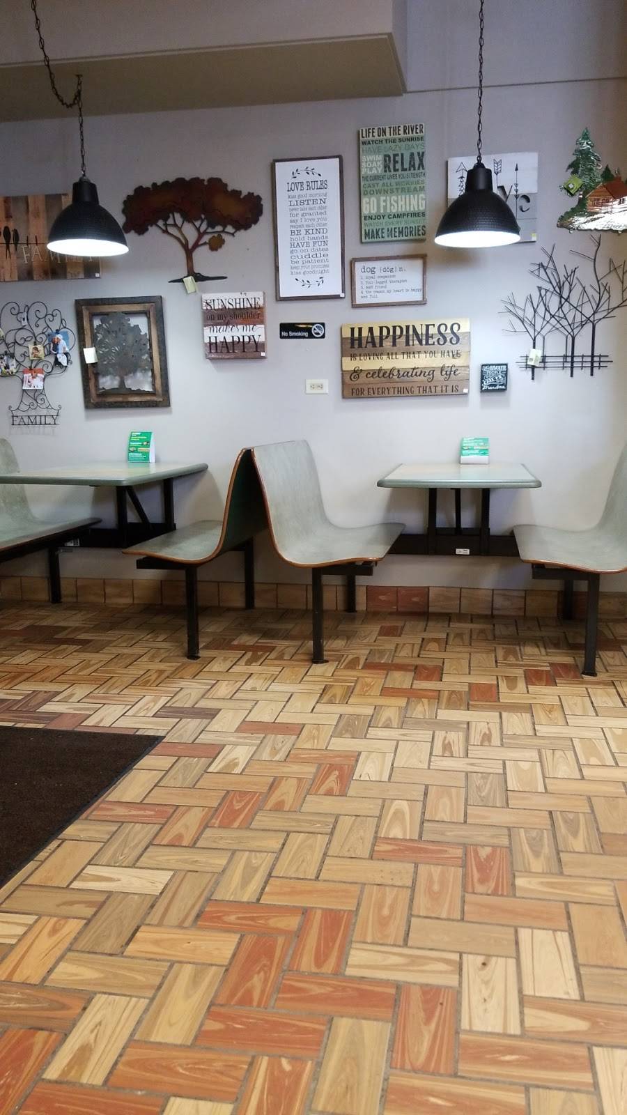 Subway | restaurant | 201 S Main St, Standish, MI 48658, USA | 9898460219 OR +1 989-846-0219