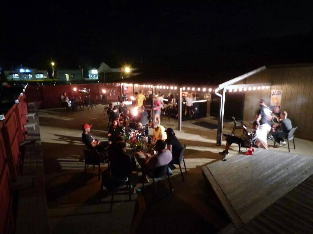 Maddens Bar and Grill | restaurant | 5154 Youngstown Warren Rd, Niles, OH 44505, USA | 3303494407 OR +1 330-349-4407