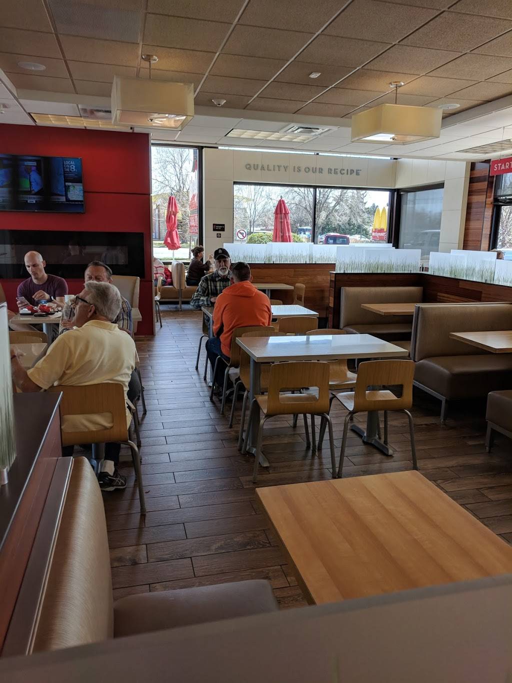 Wendys | restaurant | 1905 N, Main St, Longmont, CO 80501, USA | 3037764431 OR +1 303-776-4431