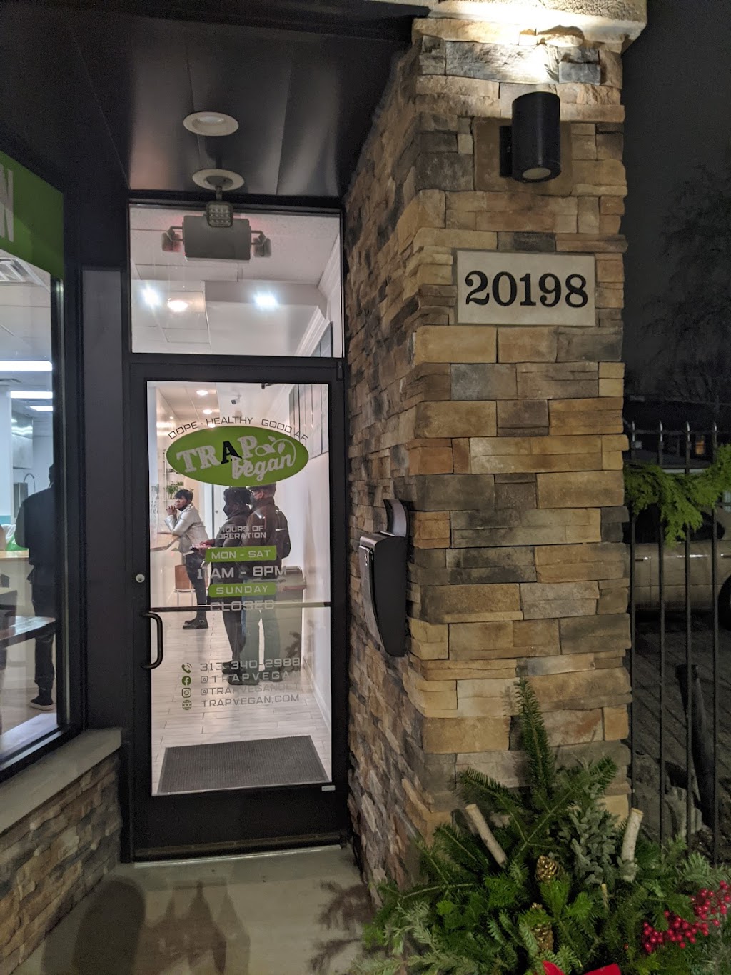 Trap Vegan | restaurant | 20198 Livernois, Detroit, MI 48221, USA | 3133402988 OR +1 313-340-2988
