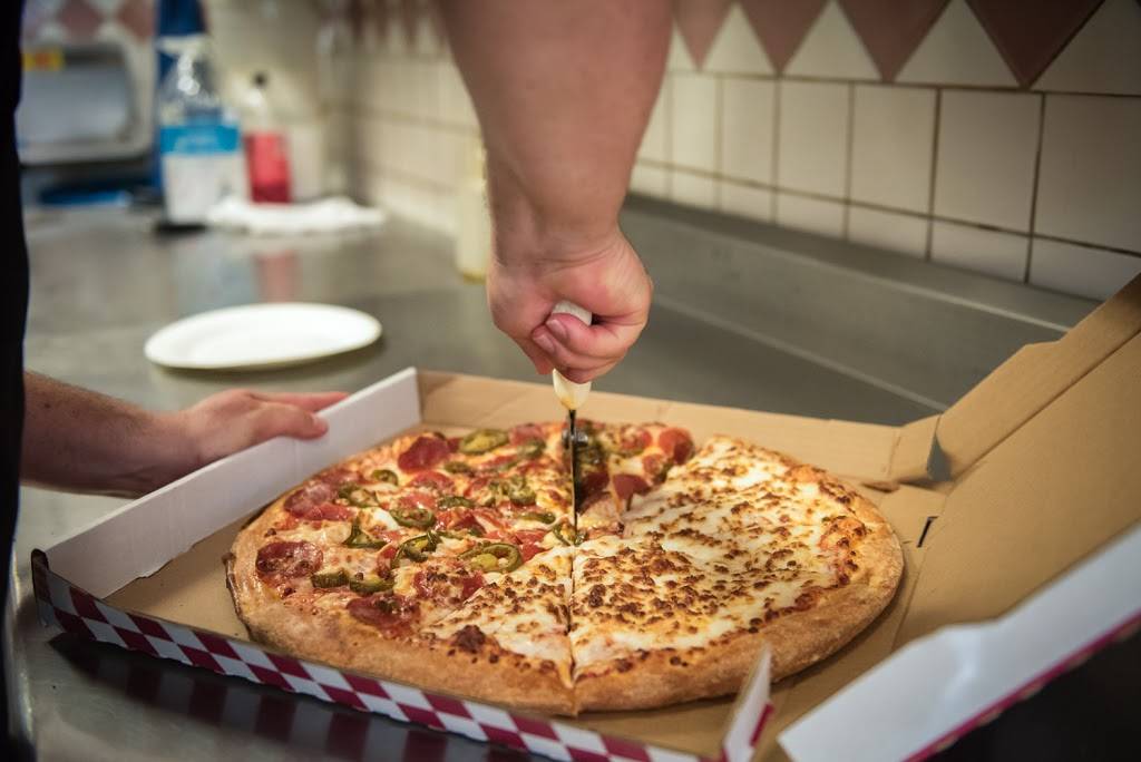 Super Pizza Veloz | restaurant | 5029 Gage Ave, Bell, CA 90201, USA | 3237718405 OR +1 323-771-8405