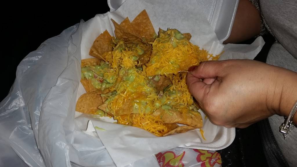 Albertos Mexican Food | restaurant | 1202, 105 N McKinley St, Corona, CA 92879, USA | 9515829620 OR +1 951-582-9620