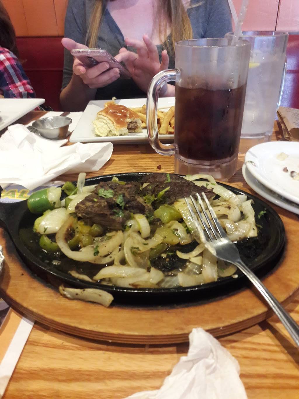 Chilis Grill & Bar | restaurant | 901 W 120th Ave, Denver, CO 80234, USA | 7208722499 OR +1 720-872-2499