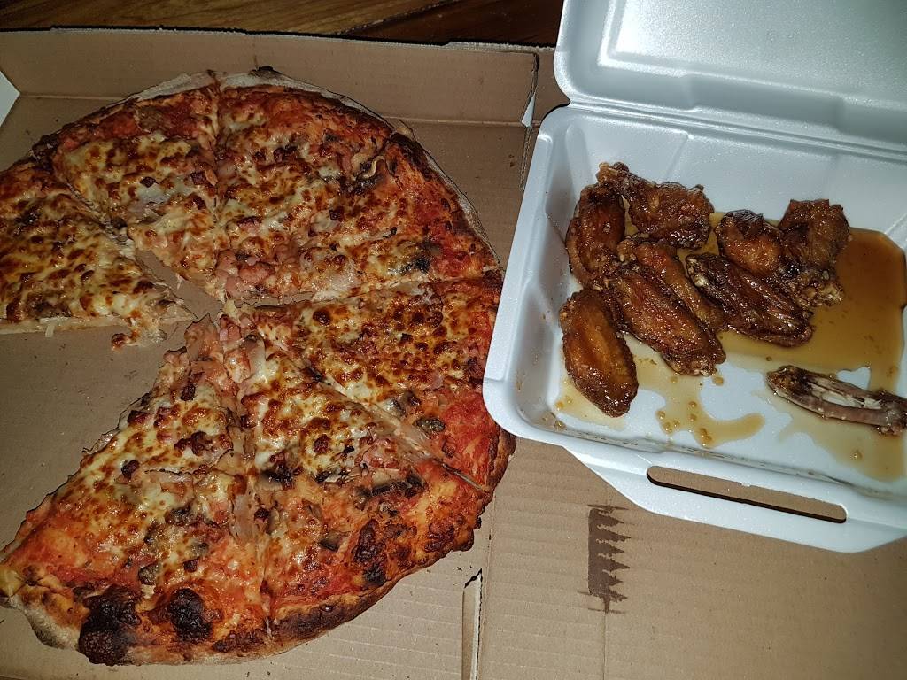 Johnnys Pizza Orangeville | restaurant | 283 Broadway, Orangeville, ON L9W 1L2, Canada | 5199429852 OR +1 519-942-9852