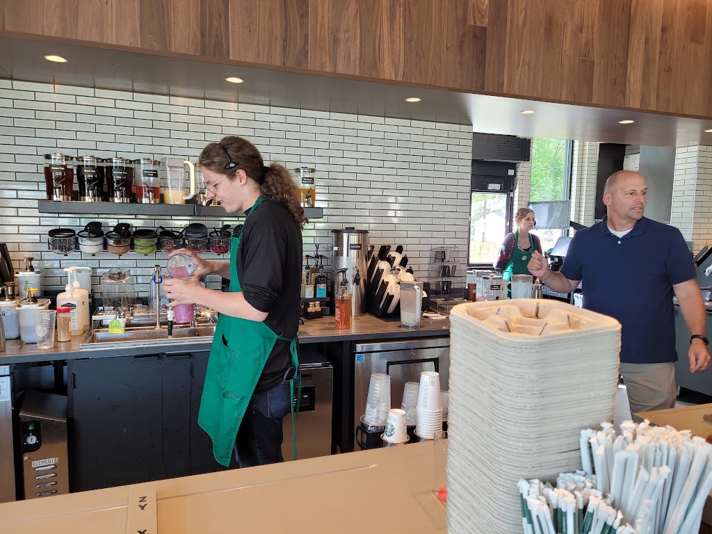 Starbucks | cafe | 1567 E Mason St, Green Bay, WI 54302, USA | 9206008771 OR +1 920-600-8771