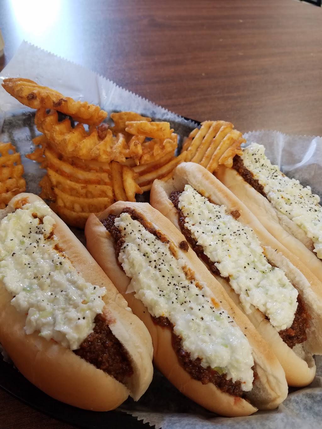 Flying Dogs | restaurant | 177 W 2nd St, Weston, WV 26452, USA | 3048847249 OR +1 304-884-7249