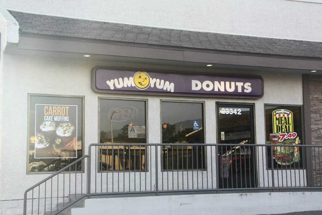Yum Yum Donuts | bakery | 23342 Lyons Ave, Newhall, CA 91321, USA | 6617993667 OR +1 661-799-3667