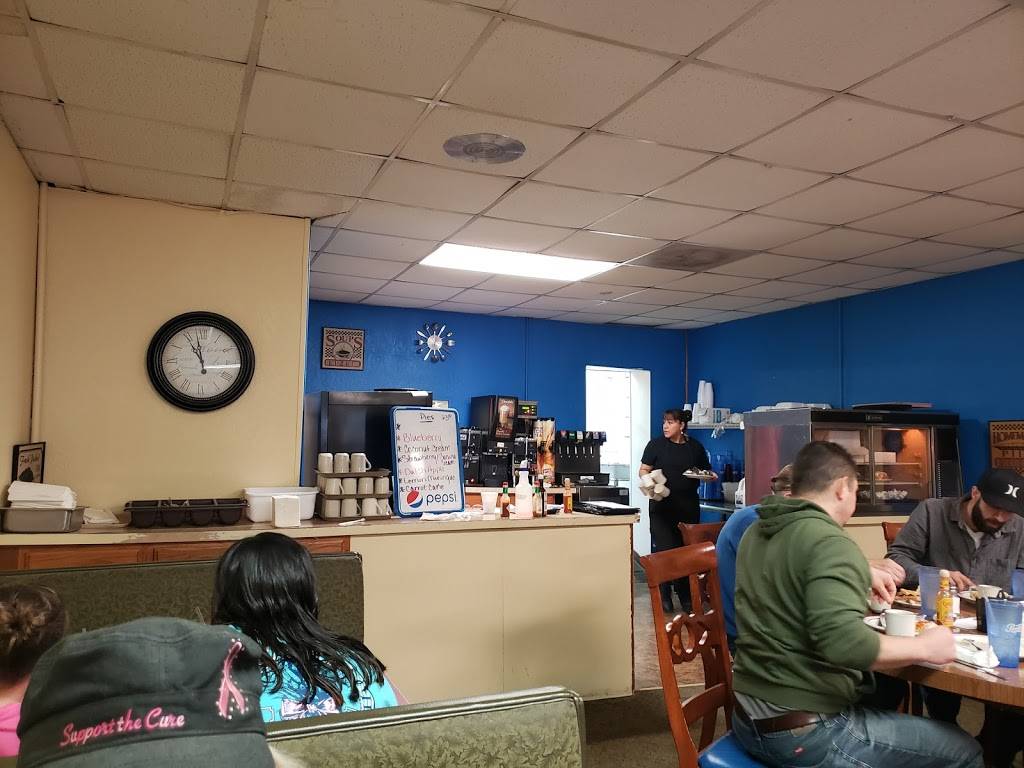 Blueberry Pancake House | restaurant | 104 E South St, Monroeville, IN 46773, USA | 2606236000 OR +1 260-623-6000