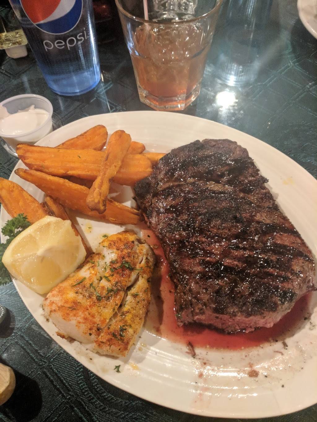 Viking Supper Club | restaurant | 6661 Brecklin Loop, Larsen, WI 54947, USA | 9208363220 OR +1 920-836-3220