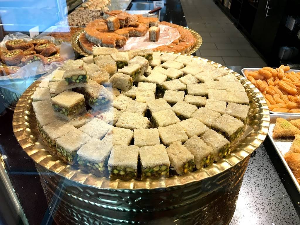 Crown Pastries | bakery | 5083 Dixie Rd d3, Mississauga, ON L4W 0E6, Canada | 9056022018 OR +1 905-602-2018