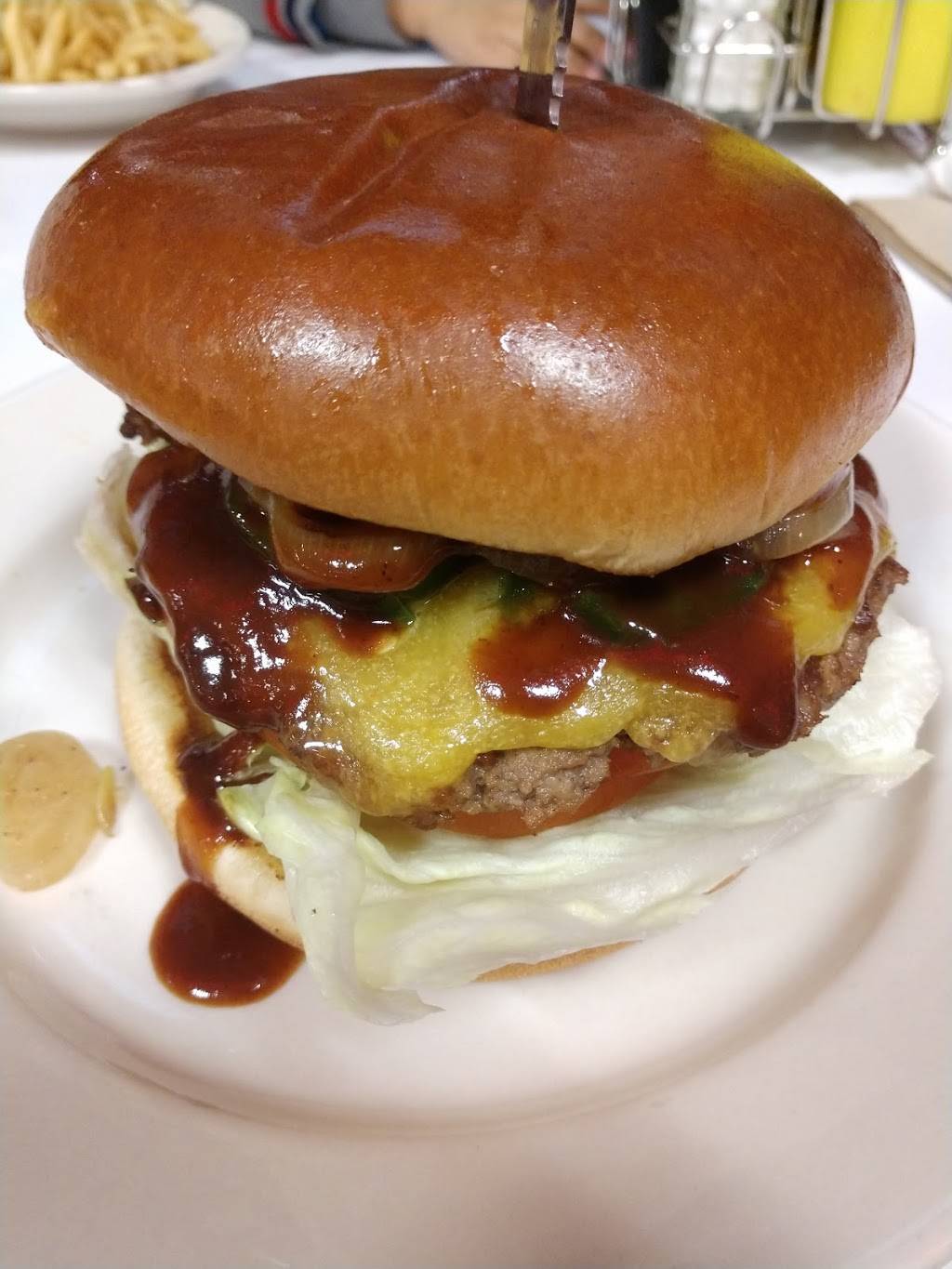 Steak n Shake | restaurant | 630 S Sutton Rd, Streamwood, IL 60107, USA | 6304978109 OR +1 630-497-8109