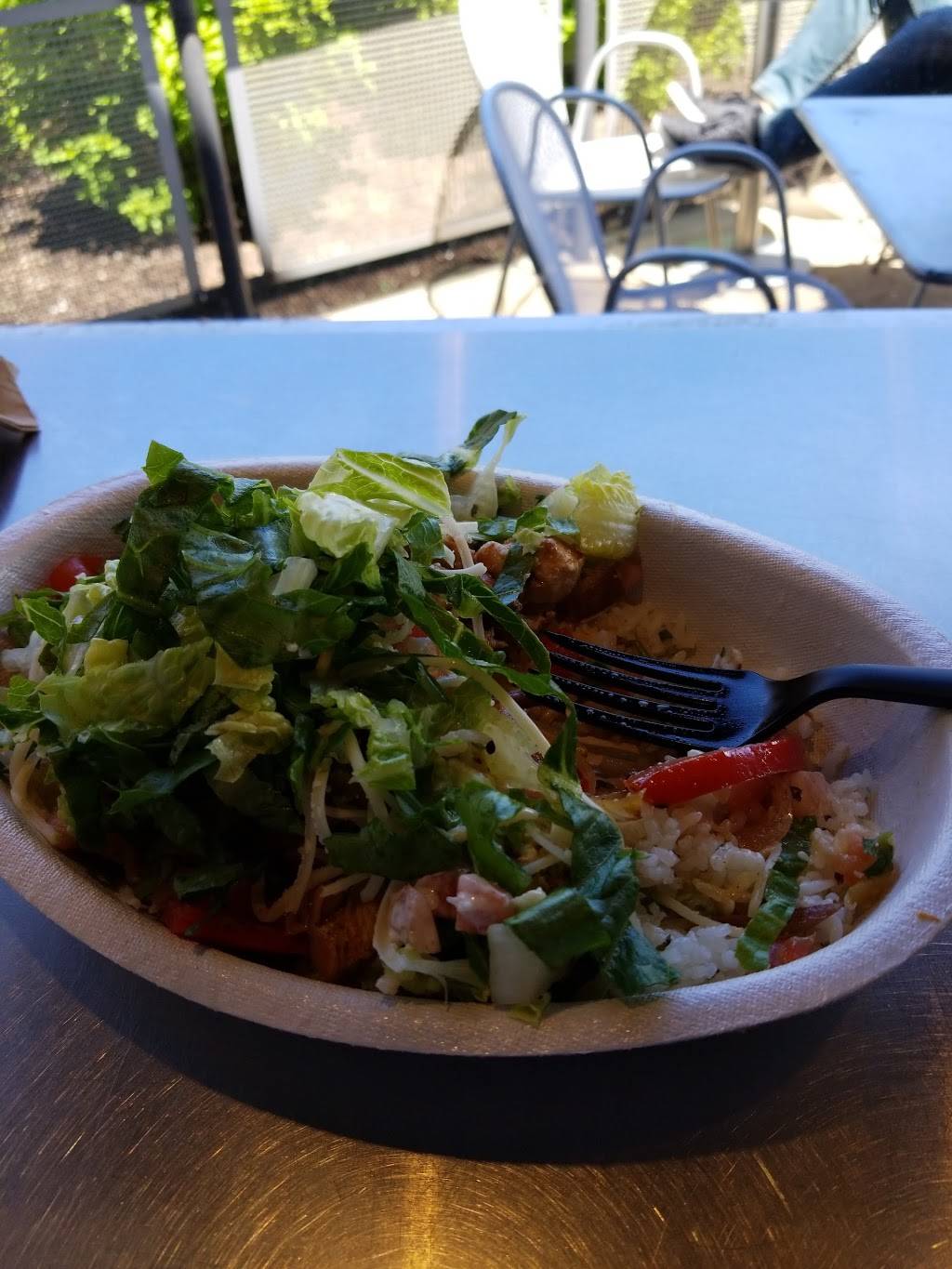 Chipotle Mexican Grill | restaurant | 2000 N Clybourn Ave Ste H, Chicago, IL 60614, USA | 7739355710 OR +1 773-935-5710