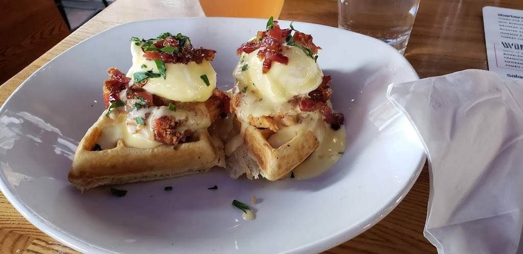 Gaslight Bar & Grille | restaurant | 2450 N Clark St, Chicago, IL 60614, USA | 7739297759 OR +1 773-929-7759