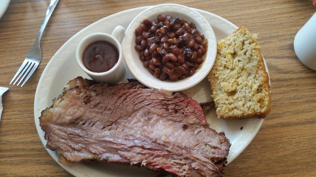 Smoke On the Water | restaurant | 103 Park Ave, Charlevoix, MI 49720, USA | 2312379604 OR +1 231-237-9604