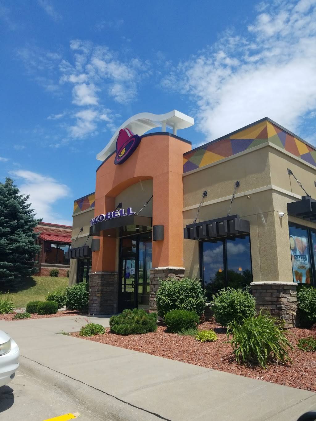 Taco Bell | meal takeaway | 300 Cleveland St, Muscatine, IA 52761, USA | 5633162046 OR +1 563-316-2046