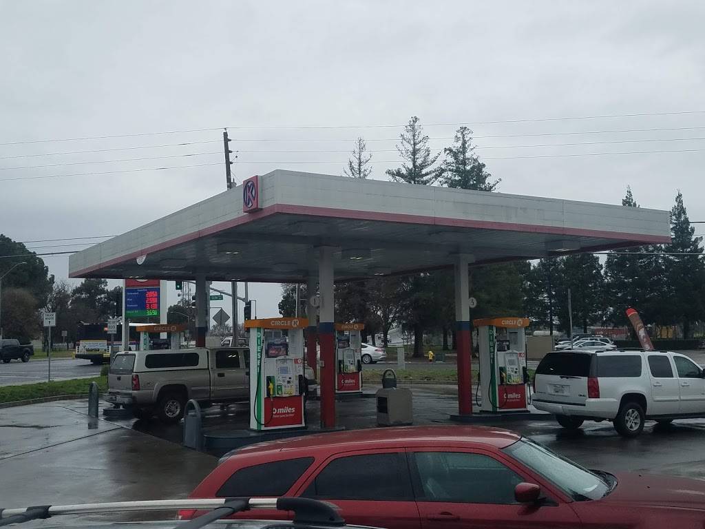 Circle K | meal takeaway | 1640 N Carpenter Rd, Modesto, CA 95351, USA | 2095217528 OR +1 209-521-7528