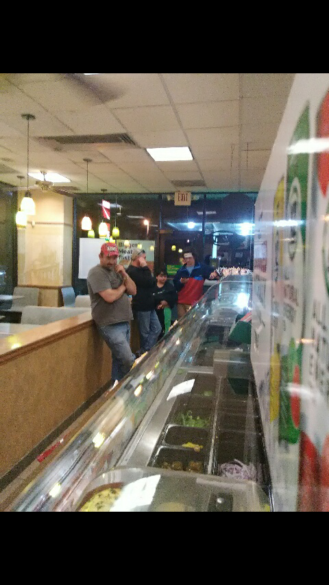 Subway | restaurant | 33 Blue Ridge Dr, McCaysville, GA 30555, USA | 7064554641 OR +1 706-455-4641