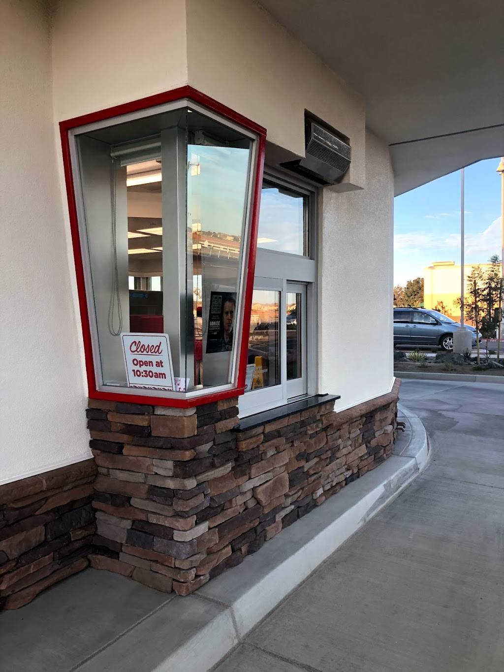 In-N-Out Burger | restaurant | 16514 Golden Valley Pkwy, Lathrop, CA 95330, USA | 8007861000 OR +1 800-786-1000