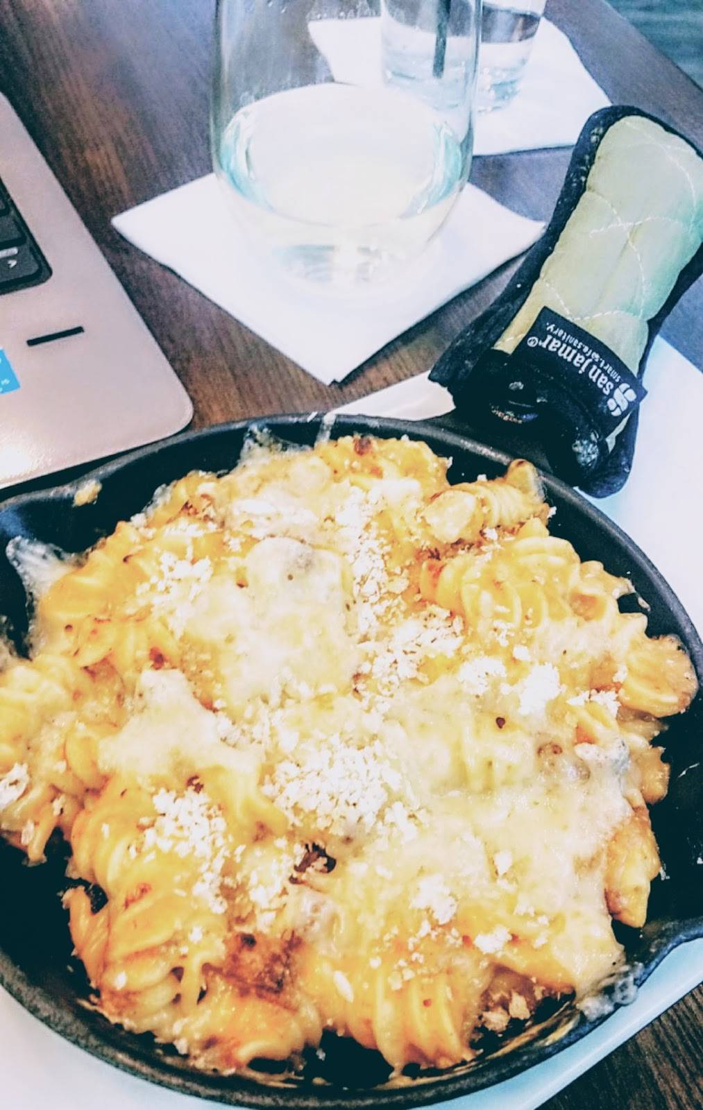 Noble Hops | restaurant | Tucson International Airport (TUS), 7250 S Tucson Blvd, Tucson, AZ 85756, USA | 5205738100 OR +1 520-573-8100