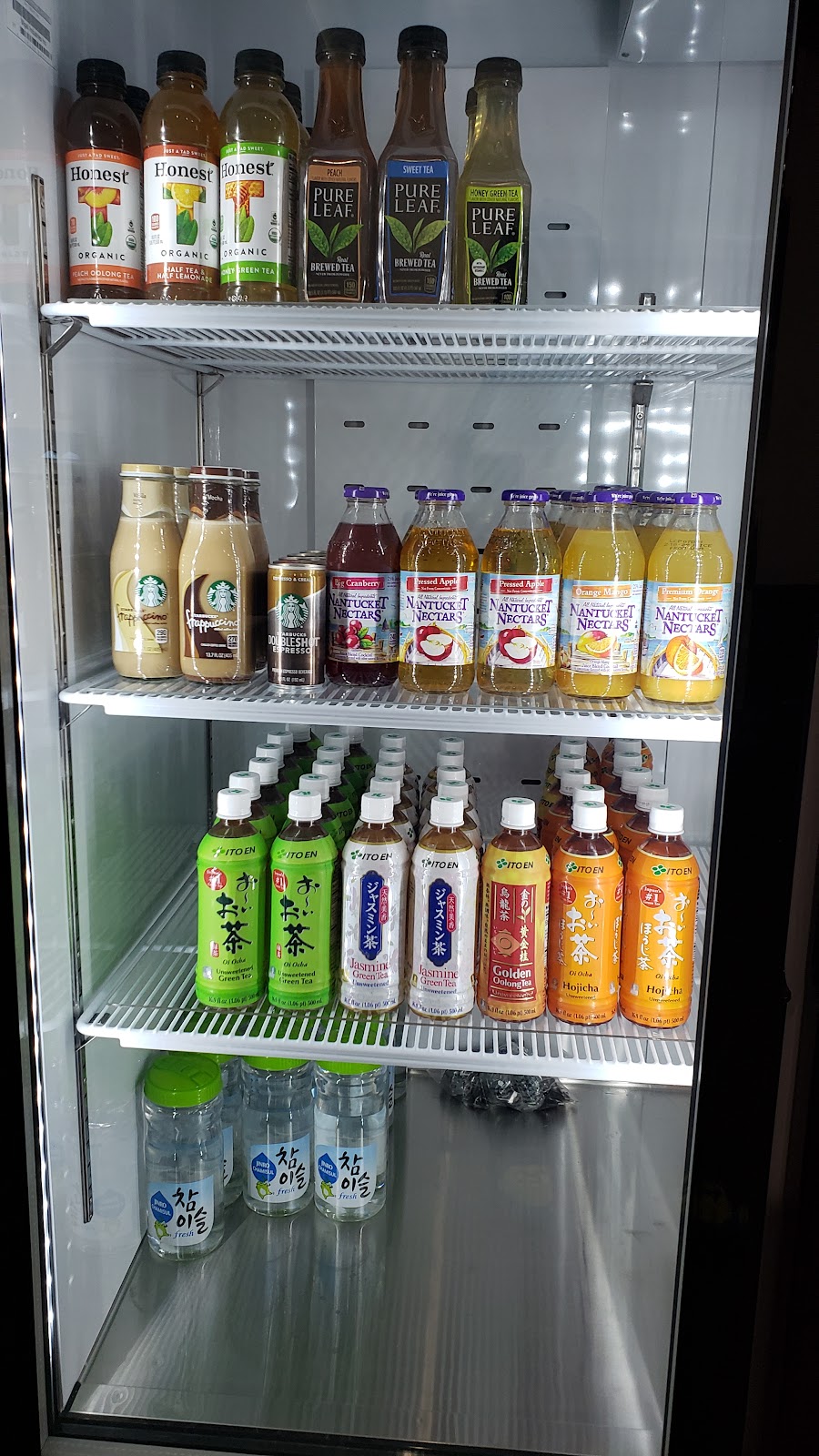 Pelicana Northern Liberties | restaurant | 719 N 2nd St, Philadelphia, PA 19123, USA | 2159252060 OR +1 215-925-2060