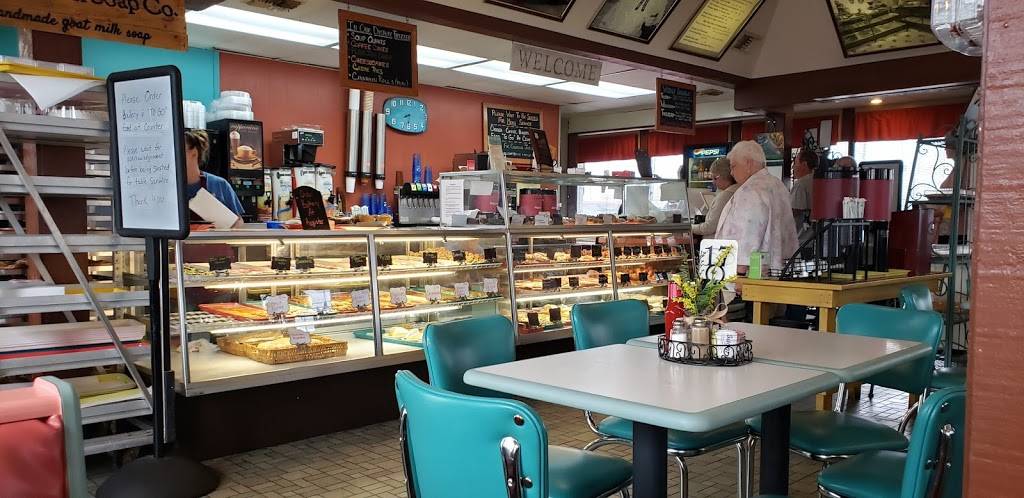 Jubelts Bakery & Restaurant | bakery | 303 Old Rte 66 N, Litchfield, IL 62056, USA | 2173245314 OR +1 217-324-5314