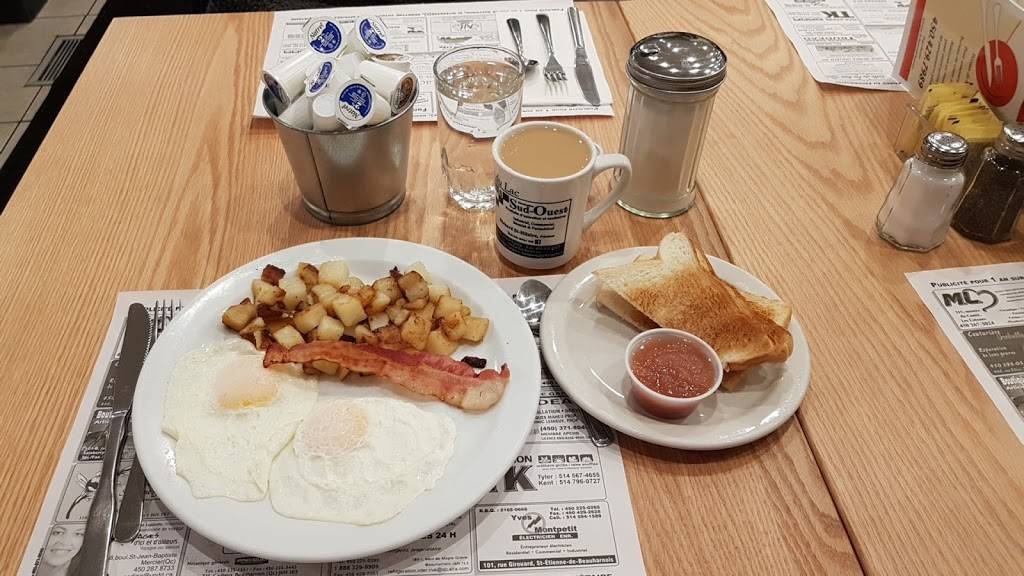 Restaurant Terrasse Du Lac | restaurant | 286 Boulevard de Maple Grove, Maple Grove, QC J6N 1L3, Canada | 4504297989 OR +1 450-429-7989