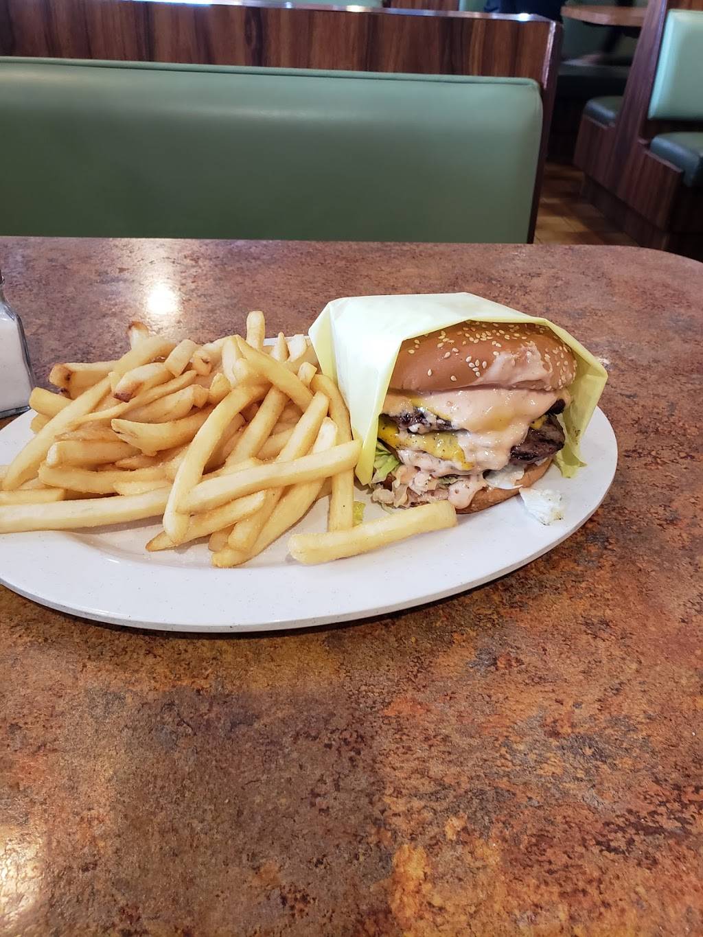 Toms Place | restaurant | 4477 La Palma Ave, Anaheim, CA 92807, USA | 7147791677 OR +1 714-779-1677