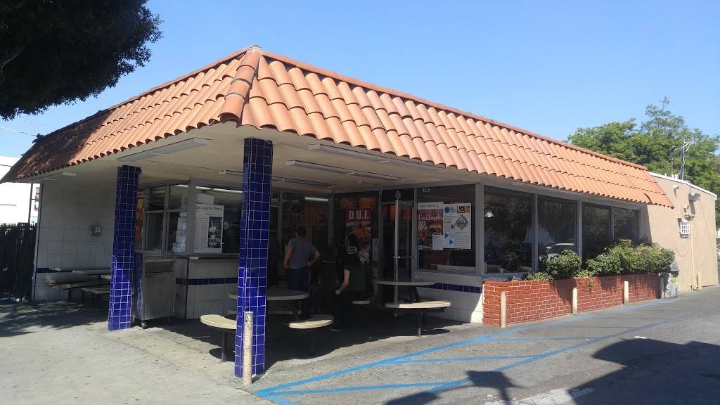 Dinos Chicken & Burgers | restaurant | 2575 Pico Blvd, Los Angeles, CA 90006, USA | 2133803554 OR +1 213-380-3554