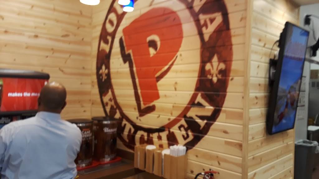 Popeyes Louisiana Kitchen | restaurant | 7601 Crain Hwy, Upper Marlboro, MD 20772, USA | 3015741482 OR +1 301-574-1482