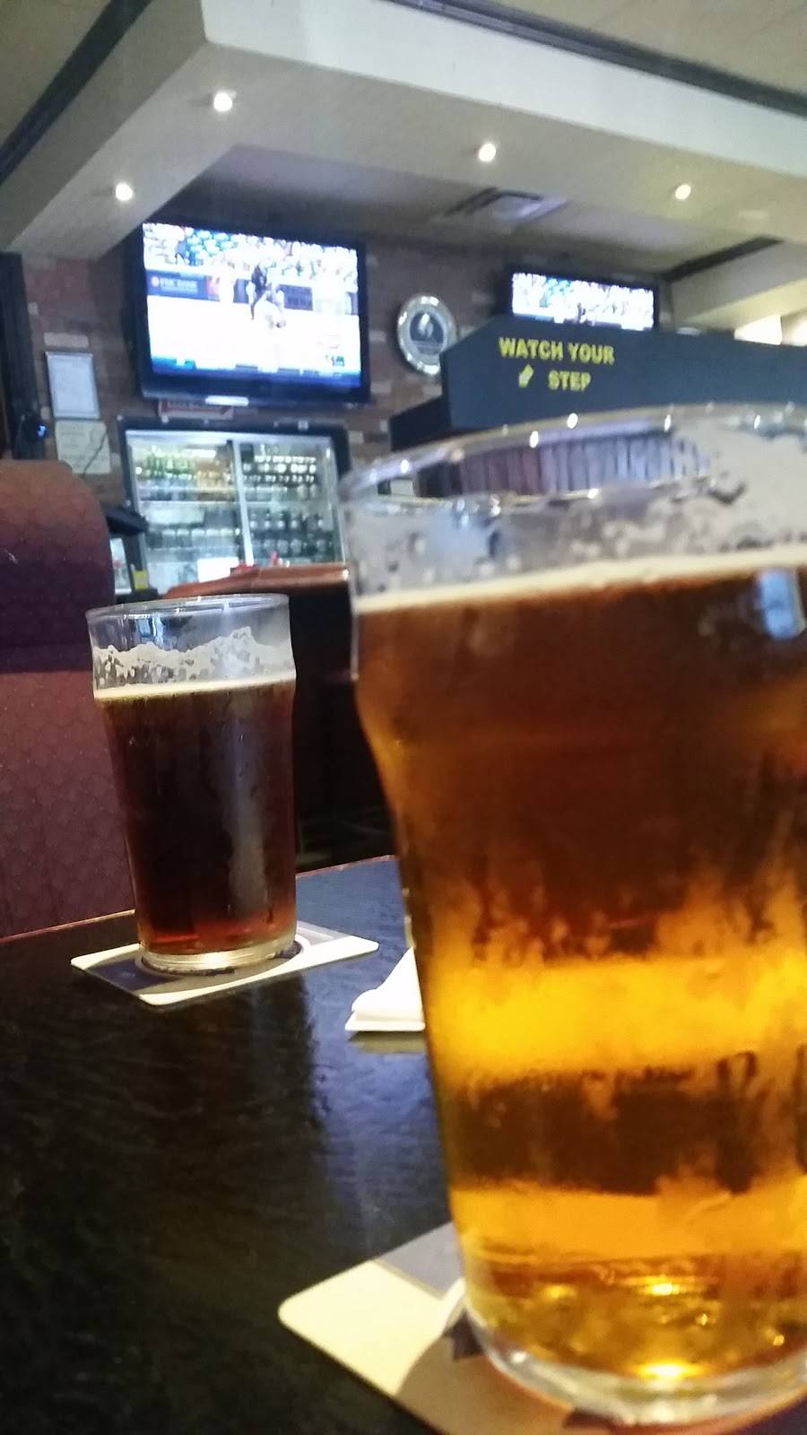 Tom & Jerrys Bistro | restaurant | 15531 Yonge St, Aurora, ON L4G 1P2, Canada | 9057272222 OR +1 905-727-2222