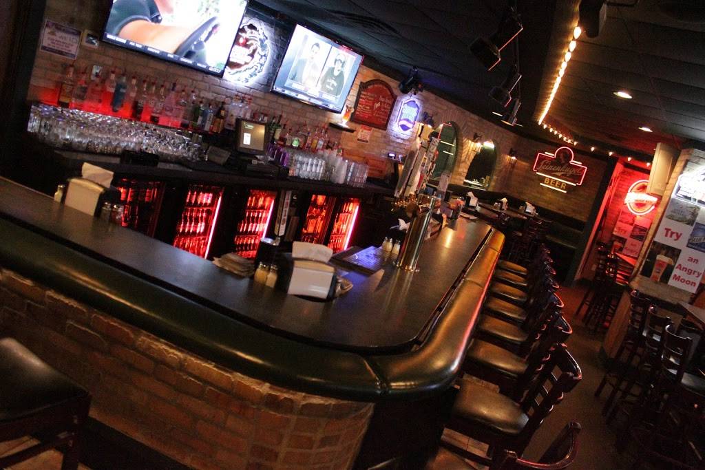 Skyline Social & Games - Bar & Restaurant (Lounge) | night club | 4894 Miller Trunk Hwy, Hermantown, MN 55811, USA | 2187278555 OR +1 218-727-8555