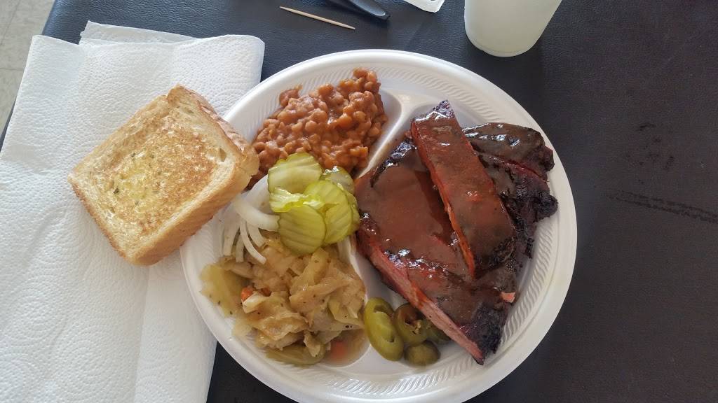 Chasin Tail BBQ | restaurant | 601 S Lake Dallas Dr, Lake Dallas, TX 75065, USA | 9403210524 OR +1 940-321-0524