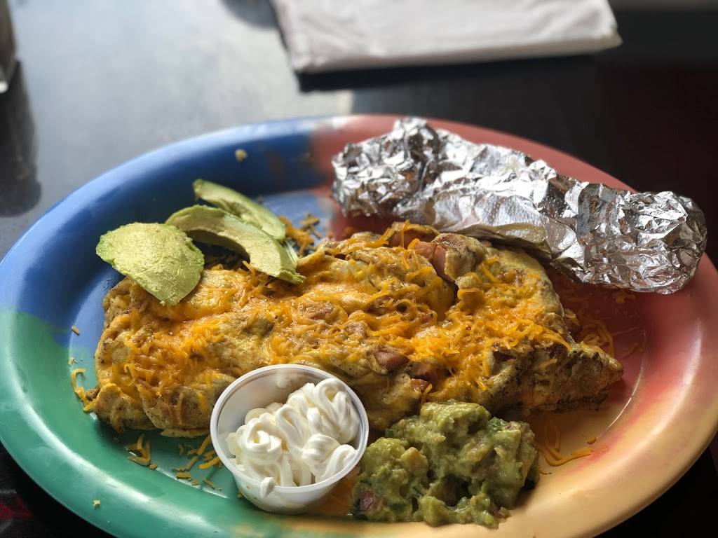 La Perla Sports Cantina | restaurant | 5723 W Glendale Ave, Glendale, AZ 85301, USA | 6027533896 OR +1 602-753-3896