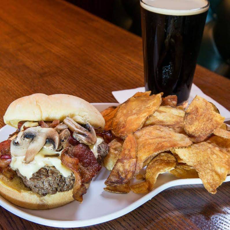 On Tap Sports Cafe | Inverness/280 | restaurant | 810 Inverness Cors, Birmingham, AL 35242, USA | 2054371999 OR +1 205-437-1999